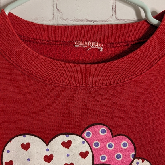 Red Crewneck Sweatshirt Cat with Balloons Valentine's Day Women's Small/Medium - Picture 4 of 5